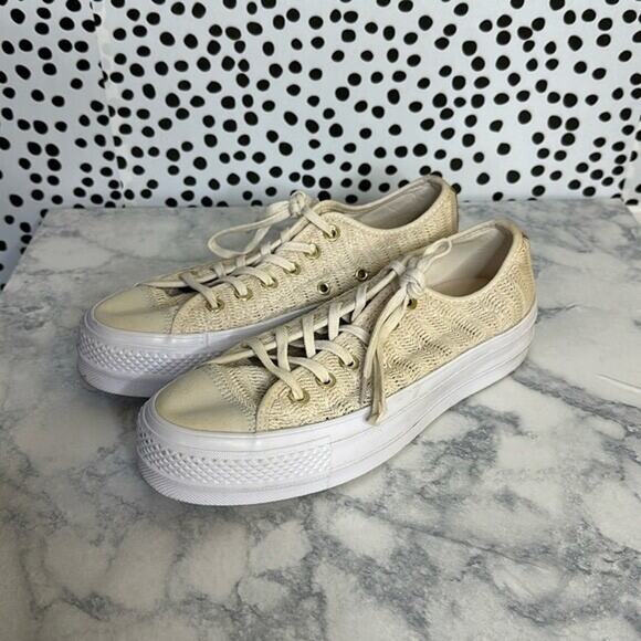 Converse crochet size 8 sneakers - Picture 2 of 6